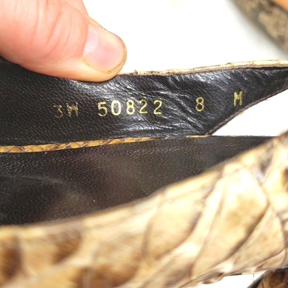Stuart Weitzman snake open toe platform slingback 8M - Picture 9 of 9
